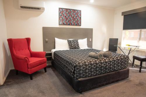 Hillston Hotel | Cozy Hillston Motor Inn with Pool and Breakfast Options