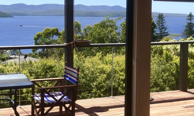 Mallacoota House | Hillstop Mallacoota - Pet Friendly Retreat with Lake Views