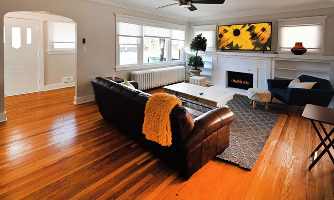 Hilltop House | Inviting Hilltop Home in Cherry Creek with Family Amenities