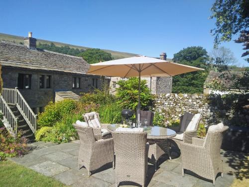 Starbotton House | Discover Hilltop Barn: 5-Star Pet and Child Friendly Retreat