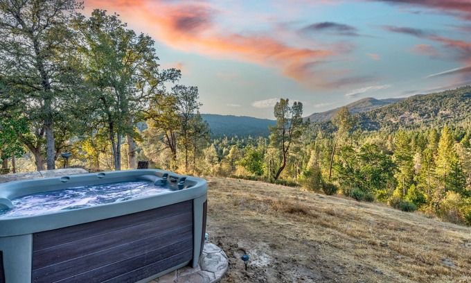 Yosemite Forks House | Hilltop Haven: Modern Cabin with Hot Tub & Scenic Views