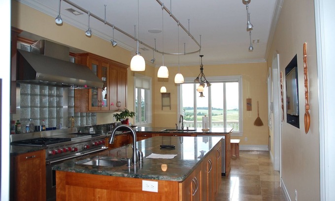 Harrisonburg House | Hilltop Home: Breathtaking Views & Relaxing Amenities