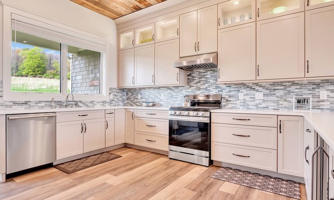 Fly Creek House | Elegant Hilltop Retreat - Pet Friendly Home Near Coop