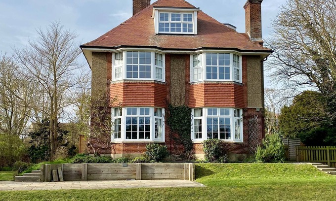 Mundesley Cottage | Hilltop Retreat: Sleeps 16 with Pool & Spa Amenities