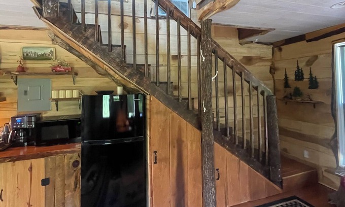 Sylva Cabin | Unforgettable Hilltop Tiny House: Guest Rated 10/10 Stay