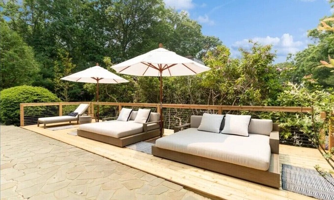 East Hampton House | Hilltop Villa: Breathtaking Ocean Views & Relaxing Amenities