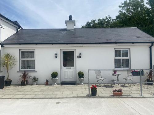 Drimoleague House | Hillview Cottage: 9.7/10 Rated Family-Friendly Retreat