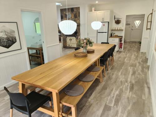 Bright House | Exceptional Hillview on Delany: Family-Friendly Getaway