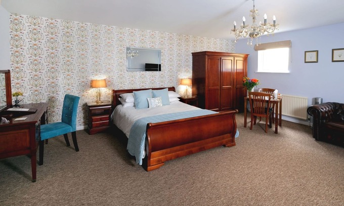 Minehead Apartment | Oceanfront Hillview Self Catering Apartment - 10/10 Guest Rated