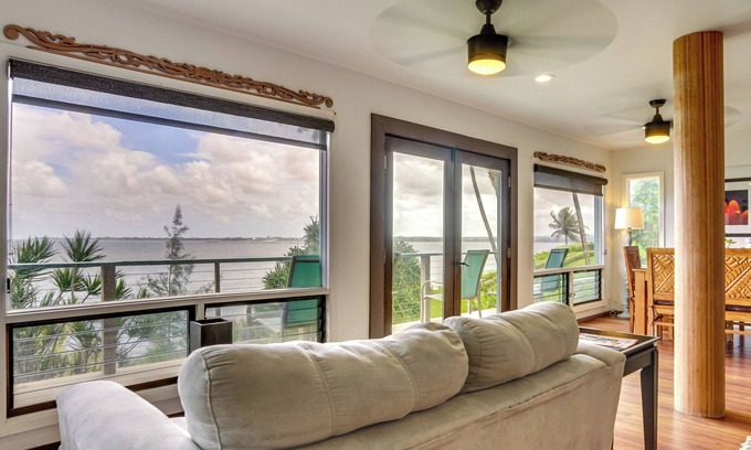 Hilo Cottage | Hilo Home: Ocean Views & Private Deck for Family Fun
