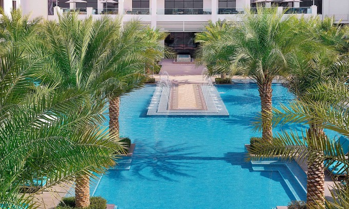Abu Dhabi Resort | Elegant Hilton Abu Dhabi Yas Island: Rated 9.2 with Pool & Spa