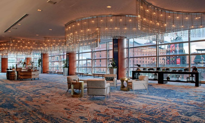 Downtown West Hotel | Discover Hilton Baltimore Inner Harbor: Family-Friendly Retreat