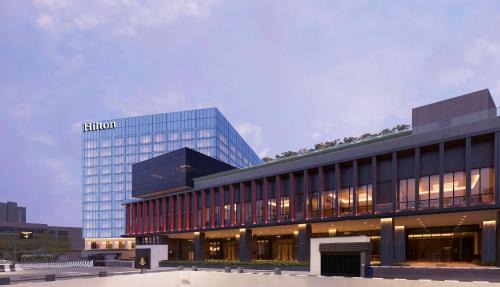 Nagavara Hotel | Pet-Friendly Hilton Bengaluru Embassy Manyata with Pool