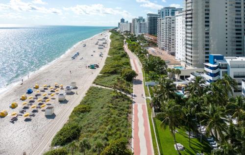 Mid Beach Resort | Oceanfront Escape at Hilton Cabana Miami Beach Resort