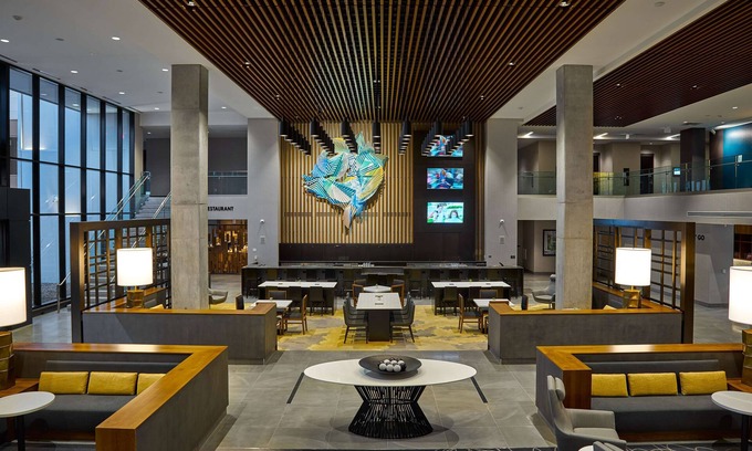 Downtown Des Moines Hotel | Explore Hilton Des Moines Downtown: Rated 9/10, Family-Friendly Stay