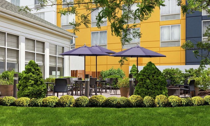Allentown Hotel | Relax at Hilton Garden Inn Allentown Bethlehem Airport