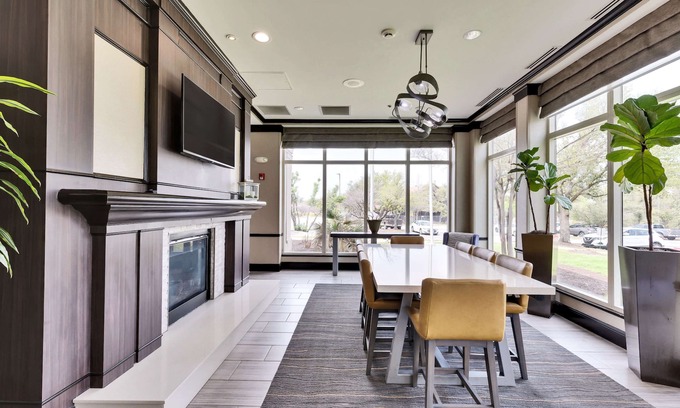 Mesa Park Hotel | Discover Hilton Garden Inn Austin NW - Arboretum with Pool