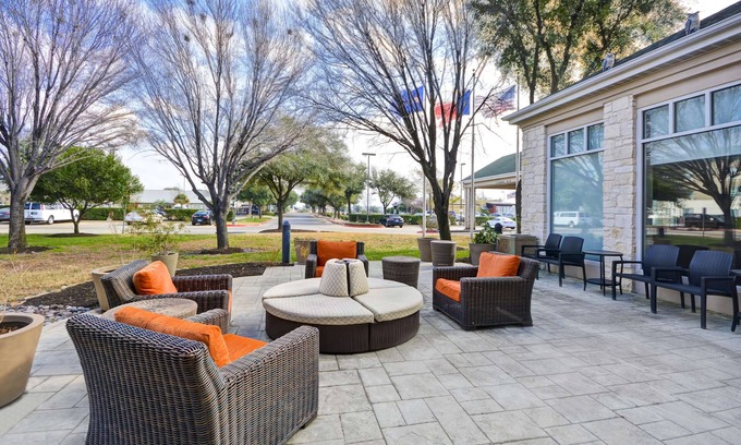 Round Rock Hotel | Discover Hilton Garden Inn Austin/Round Rock with Pool & Spa