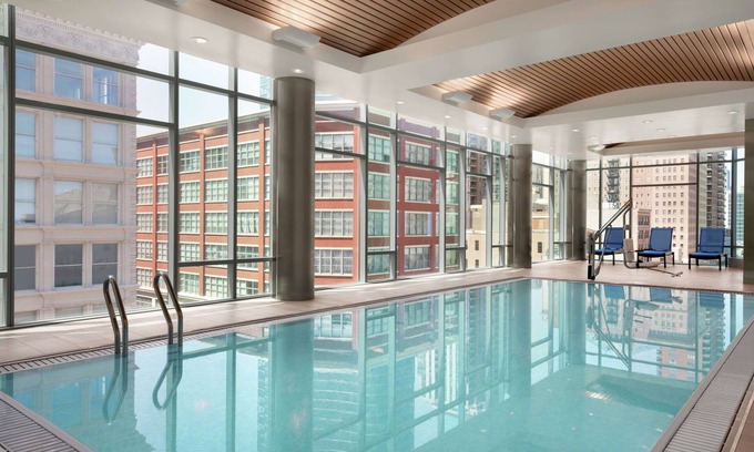 South Loop Hotel | Modern Comfort at Hilton Garden Inn Chicago Downtown South Loop