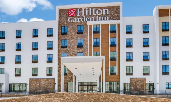 Vickery Meadow Hotel | Convenient Hilton Garden Inn Near North Park Area, Dallas