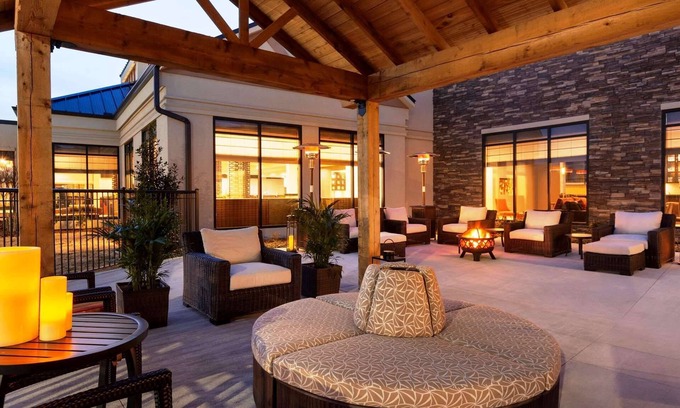 Denison Hotel | Discover Hilton Garden Inn Denison: Pool & Event Center