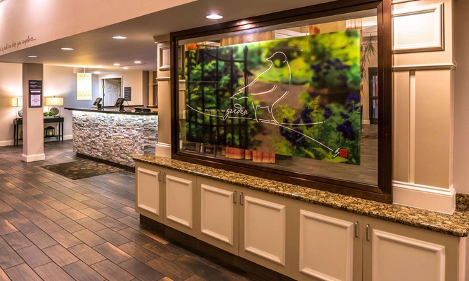 Southfield Hotel | Relax at Hilton Garden Inn Detroit - Family-Friendly Amenities