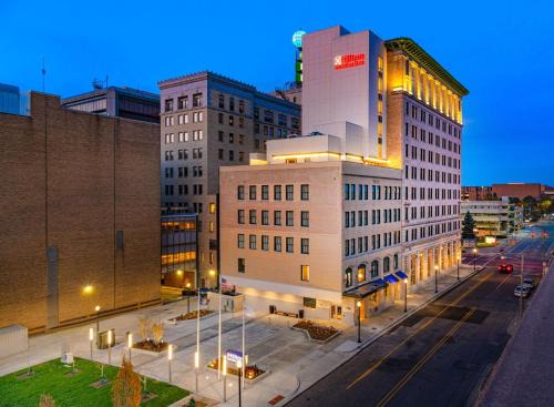 Flint Hotel | Pet-Friendly Hilton Garden Inn Flint Downtown - Rated 9/10