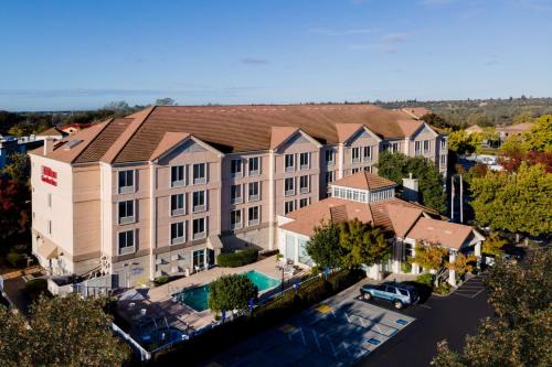 Folsom Hotel | Pet-Friendly Retreat at Hilton Garden Inn Folsom