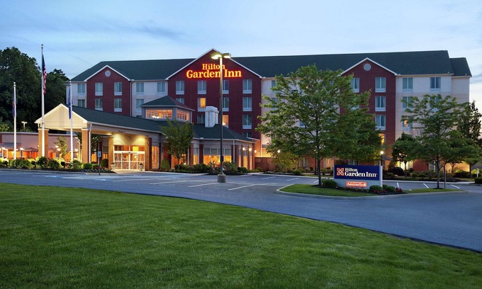 Harrisburg - Hershey Hotel | Top-Rated Hilton Garden Inn Harrisburg East with Pool & Dining