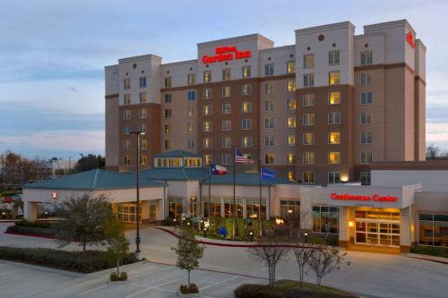 Fairbanks Hotel | Pet-Friendly Retreat at Hilton Garden Inn Houston NW