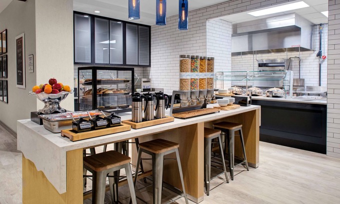 Jackson Hotel | Explore Hilton Garden Inn Jackson: Top-Rated Stay Awaits!