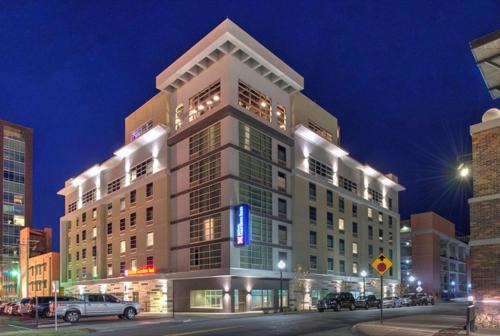 Downtown Little Rock Hotel | Discover Comfort at Hilton Garden Inn Little Rock Downtown