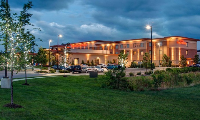 Milwaukee Hotel | Guest Rated 9.4: Hilton Garden Inn Milwaukee Airport Stay