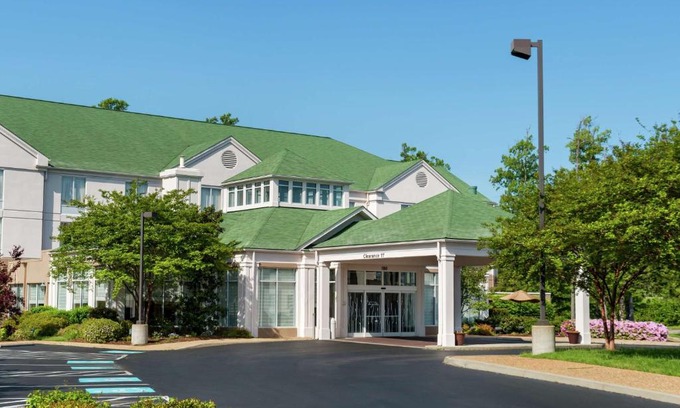 Central Newport News Hotel | Welcoming Hilton Garden Inn Newport News with Great Amenities