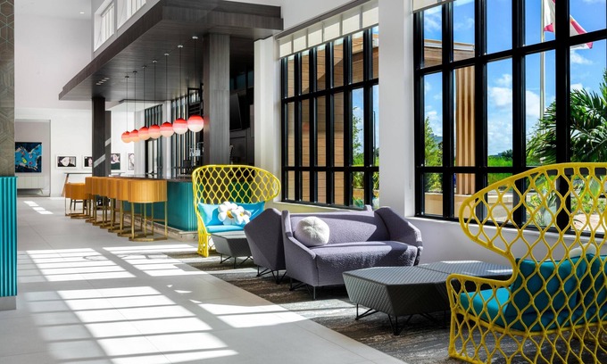 Florida Center North Hotel | Discover Hilton Garden Inn Orlando with Pool & Spa Access