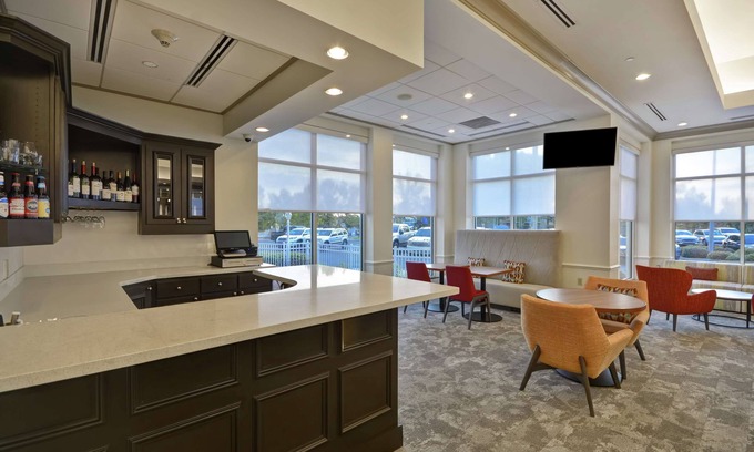 Panama City Hotel | Relax at Hilton Garden Inn Panama City with Pool & Dining