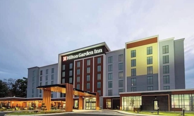 Perry Hotel | Hilton Garden Inn Perry