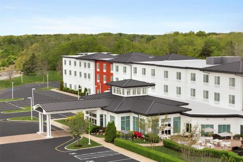 Riverhead Hotel | Pet-Friendly Hilton Garden Inn Riverhead with Ocean Views