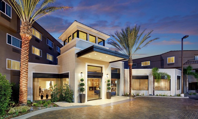 Kearny Mesa Hotel | Relax at Hilton Garden Inn San Diego Mission Valley Stadium