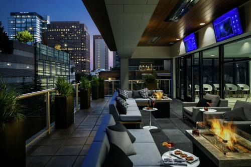 Northwest Bellevue Hotel | Hilton Garden Inn Seattle Bellevue: Pet-Friendly Comfort