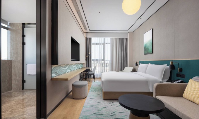 Pudong Hotel | Hilton Garden Inn Shanghai High-Speed East Railway Station