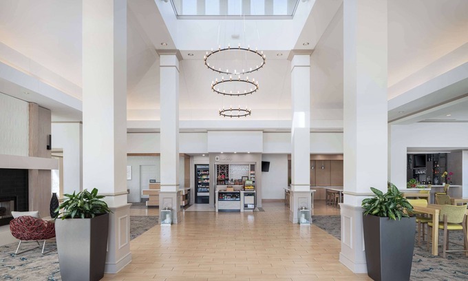 St. Charles Hotel | Discover Comfort at Hilton Garden Inn St. Charles