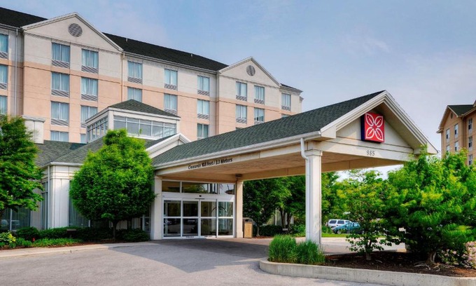 Burlington Hotel | Pet-Friendly Hilton Garden Inn in Burlington with Pool