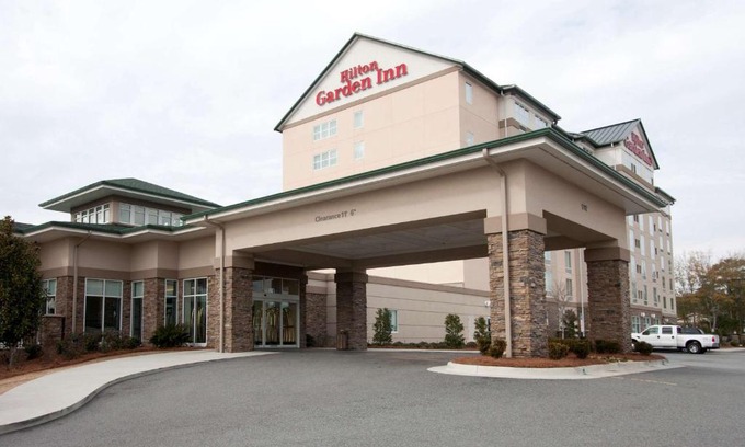 Valdosta Hotel | Pet-Friendly Hilton Garden Inn Valdosta with Pool Access
