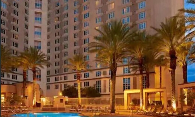 Las Vegas Resort | Discover the Hilton Grand 2BR Suite for Las Vegas F1 Fun
