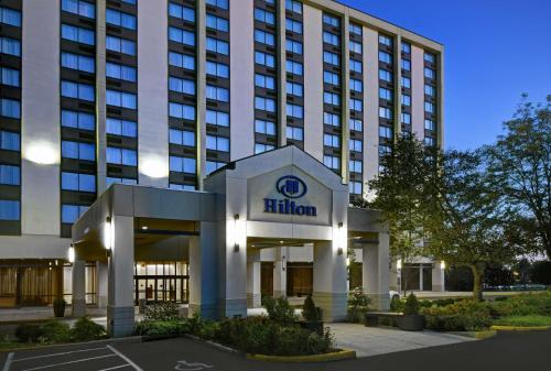 Hasbrouck Heights Hotel | Discover Hilton Hasbrouck Heights with Family-Friendly Amenities