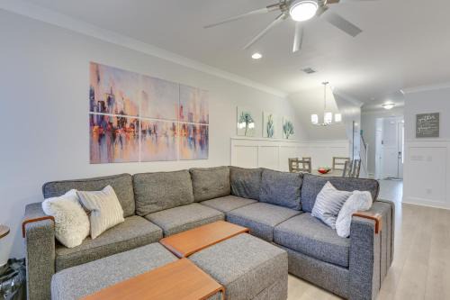 Spanish Wells House | Inviting Hilton Head Island Townhome with Relaxing Porch