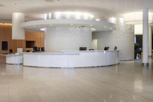 Aviapolis Hotel | Pet-Friendly Hilton Helsinki Airport with Excellent Amenities