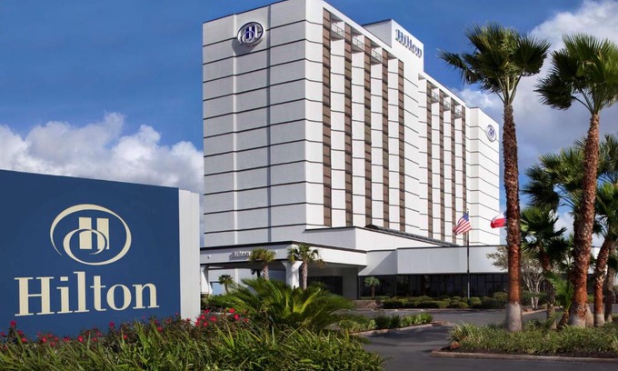 Nassau Bay Hotel | Discover Hilton Houston NASA Clear Lake: Pet-Friendly Retreat