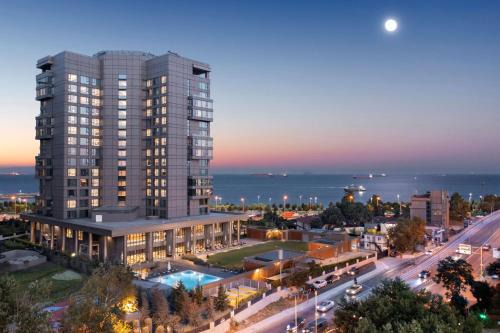 Bakırkoy Hotel | Pet-Friendly Hilton Istanbul Bakirkoy with Oceanfront Spa